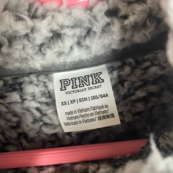 Fluffy PINK sweater - Picture 2 of 2